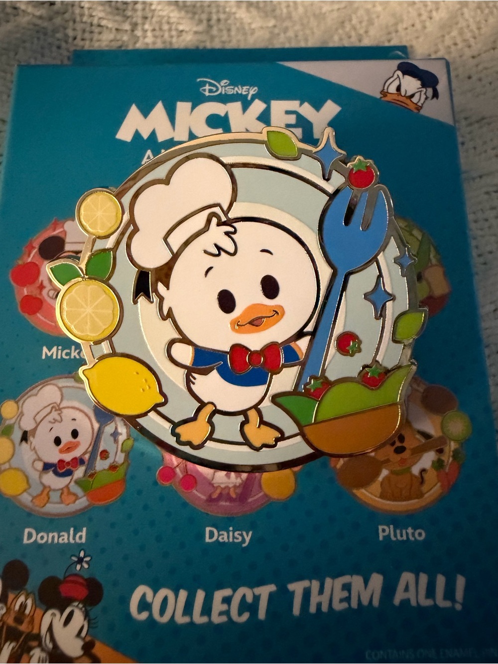 Disney Mickey and Friends Enamel Pin Set - Blue, Pink, Yellow, Green